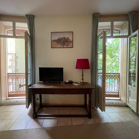 One Bedroom Apartment Place De L'Eglise, Céret Dış mekan fotoğraf