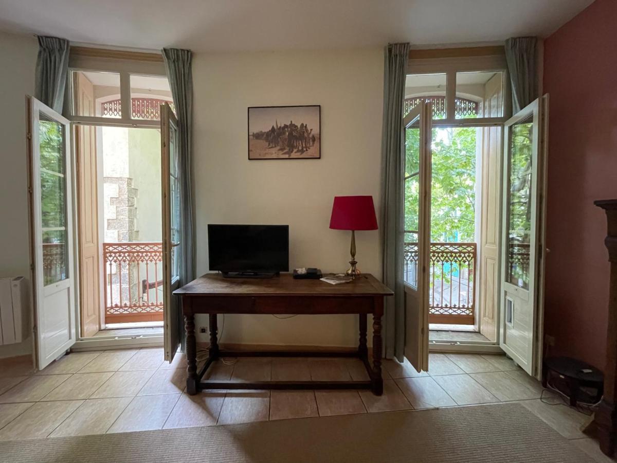 One Bedroom Apartment Place De L'Eglise, Céret Dış mekan fotoğraf