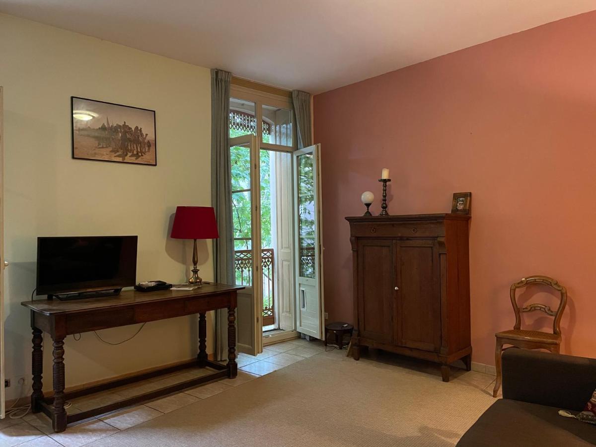 One Bedroom Apartment Place De L'Eglise, Céret Dış mekan fotoğraf